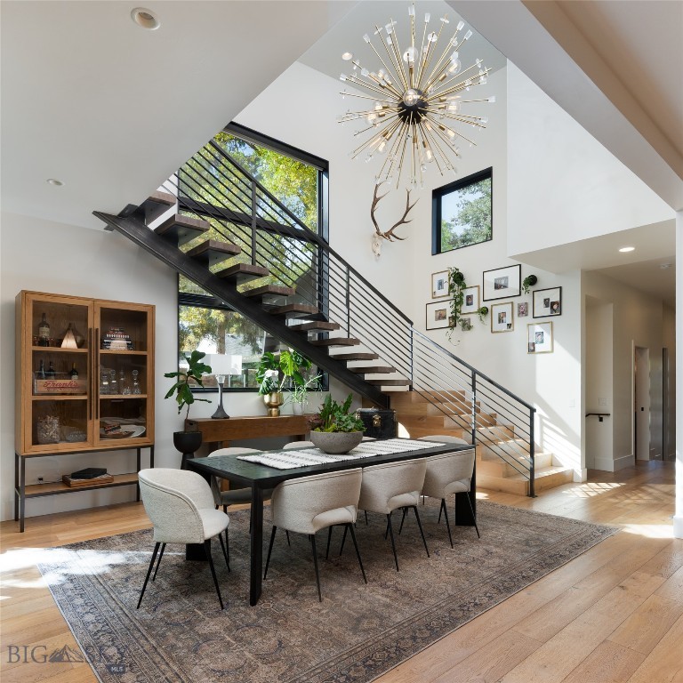 212 N Broadway Avenue