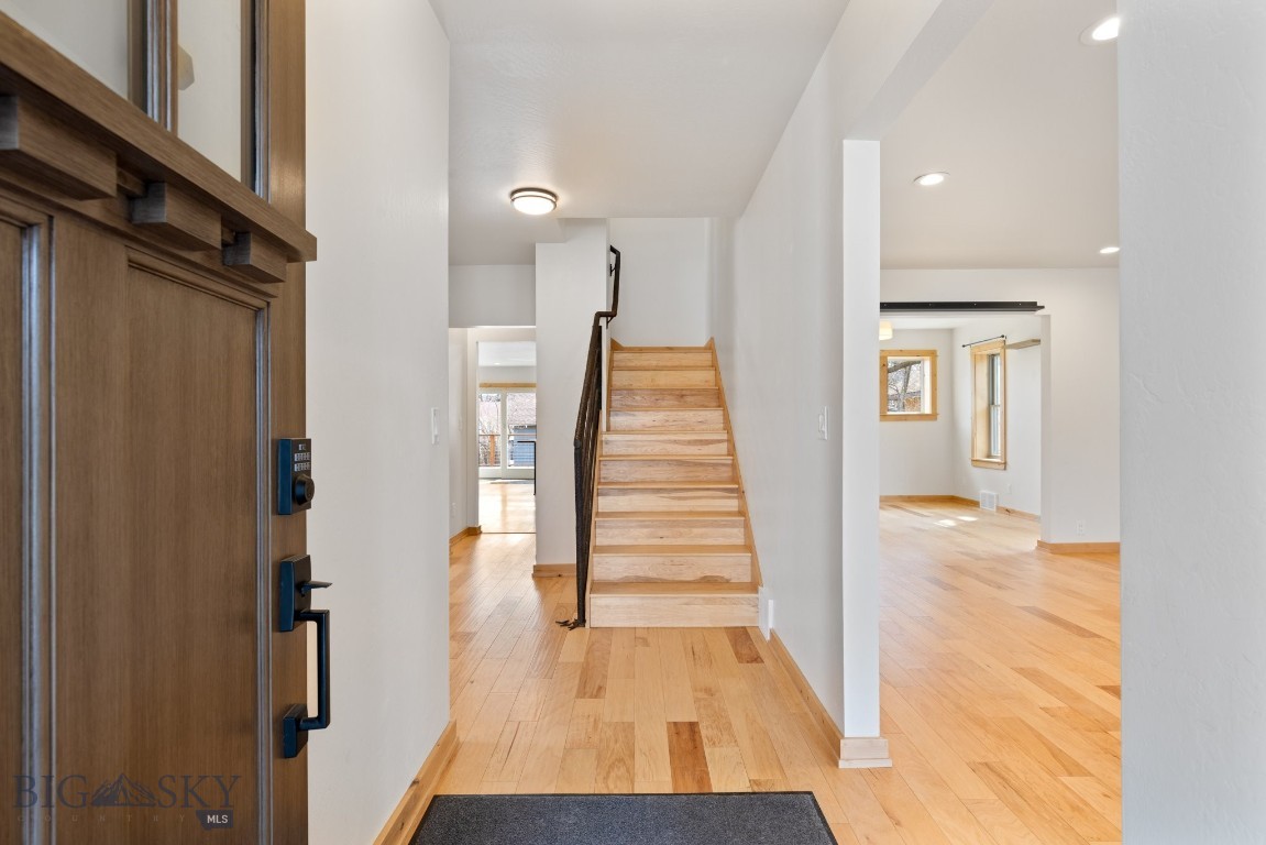 614 S 6th