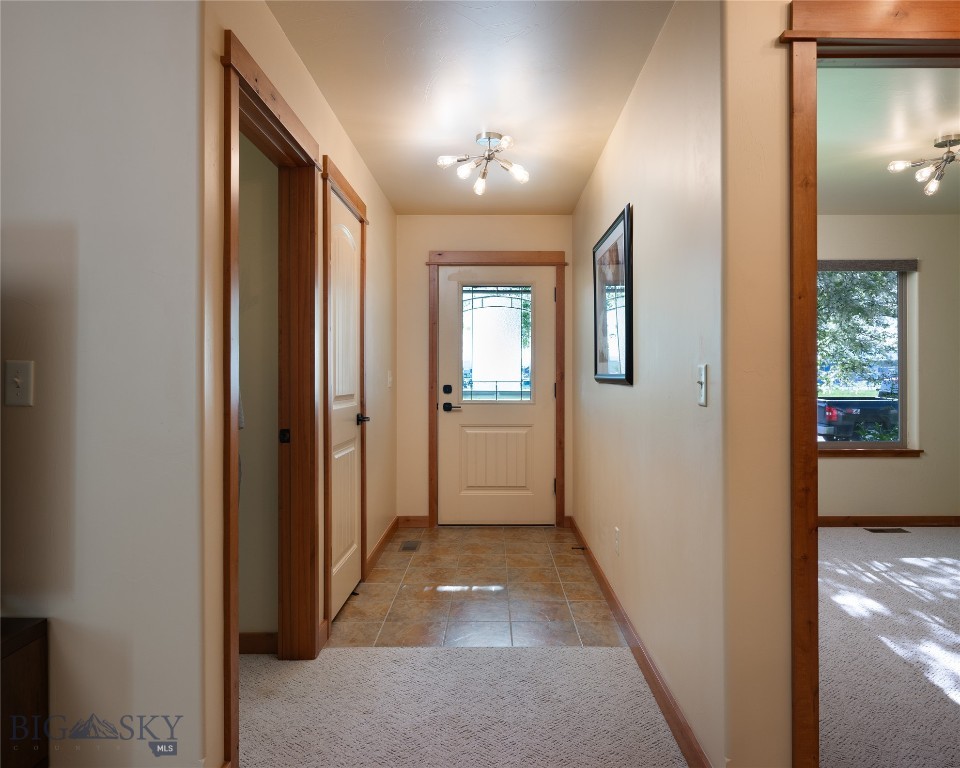 1079 N Cottonwood Road