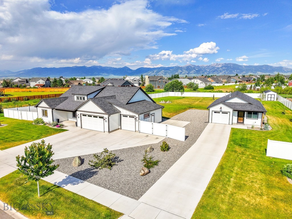 915 Stewart Loop