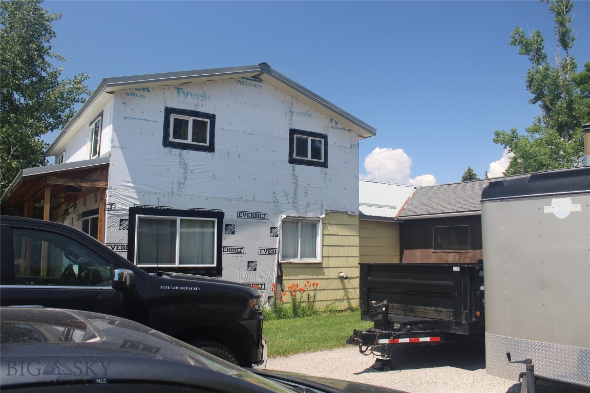 711 Silverbow Avenue