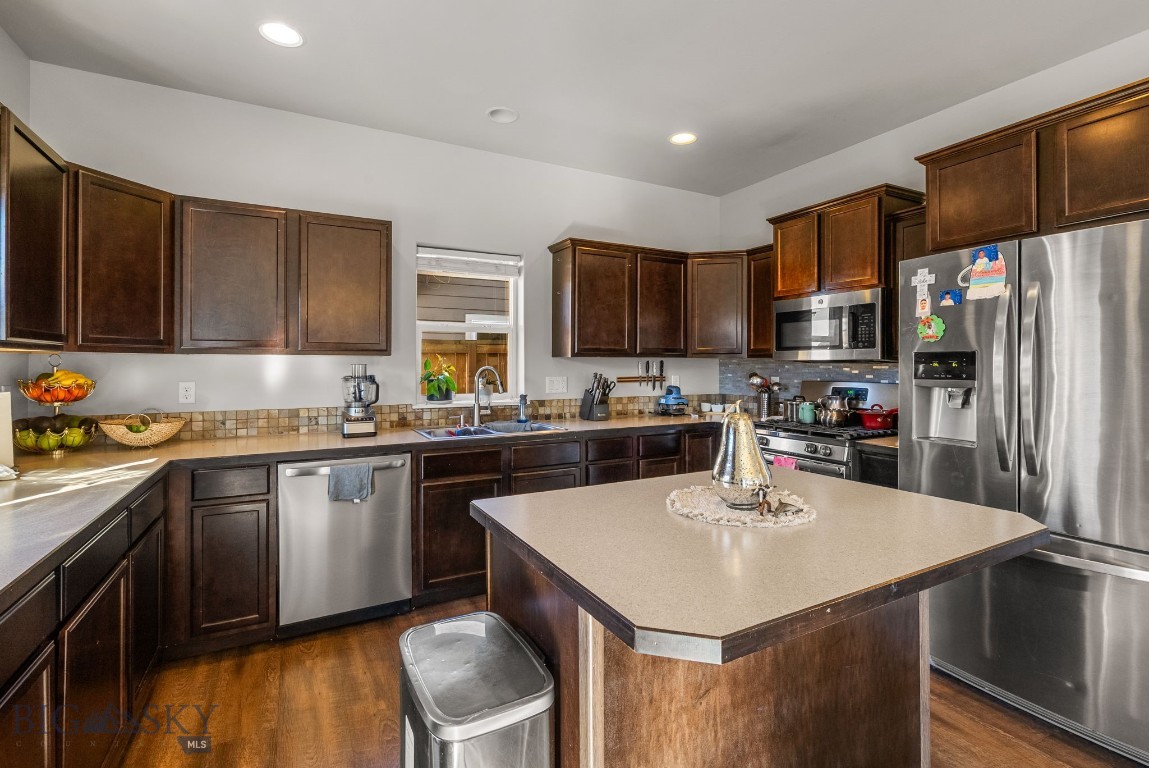 113 S Reliance Avenue