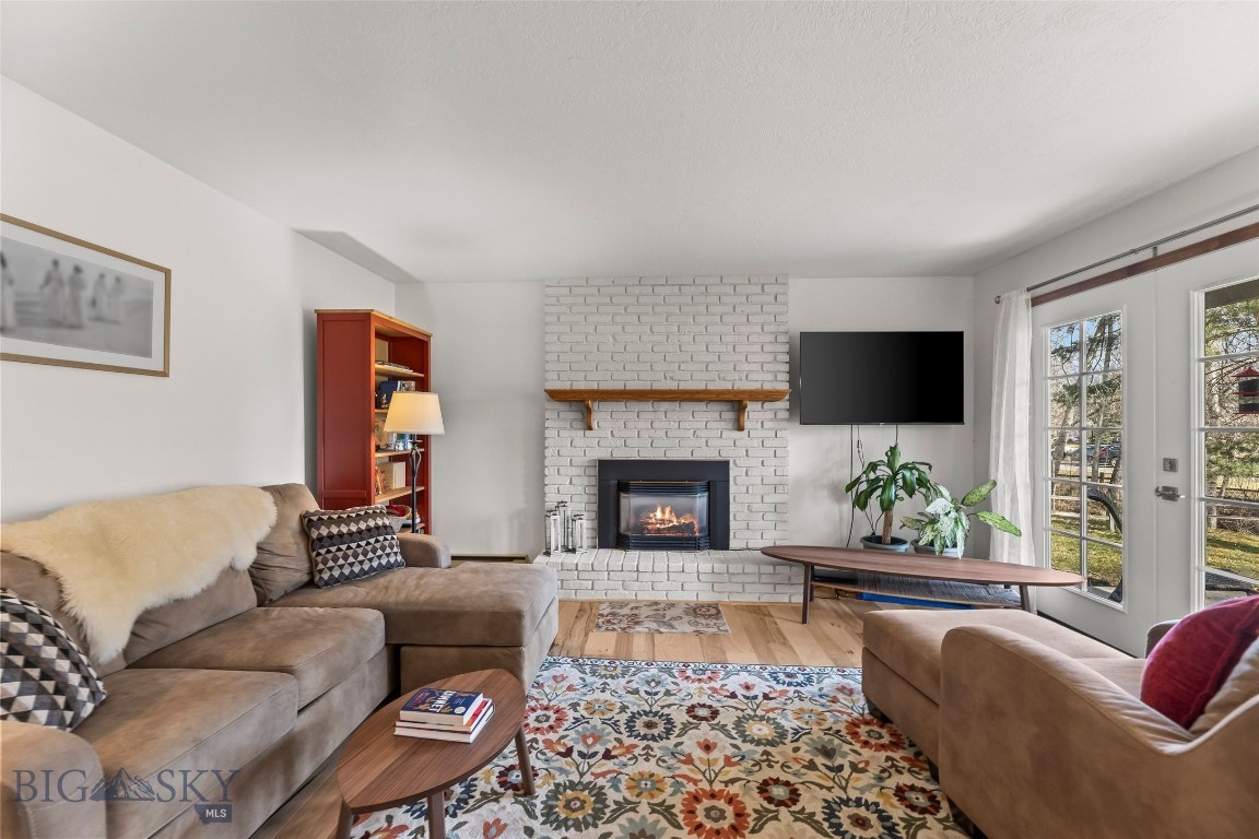 2200 W Dickerson Street 27