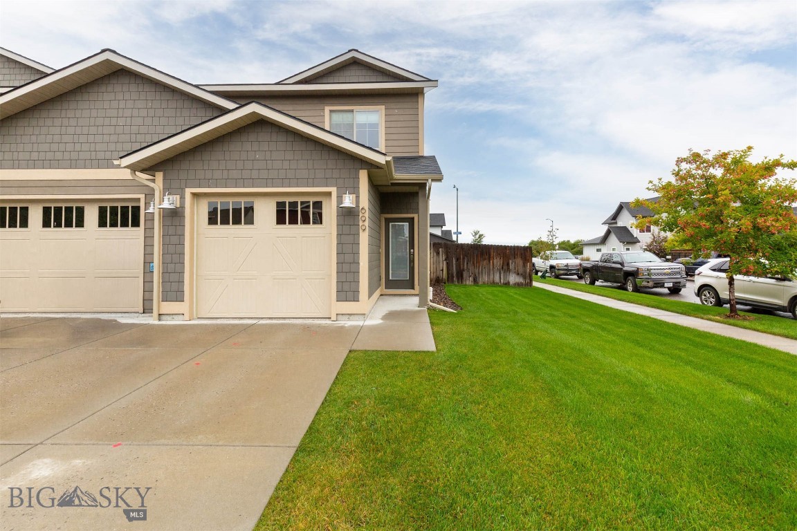 699 Rosa Way