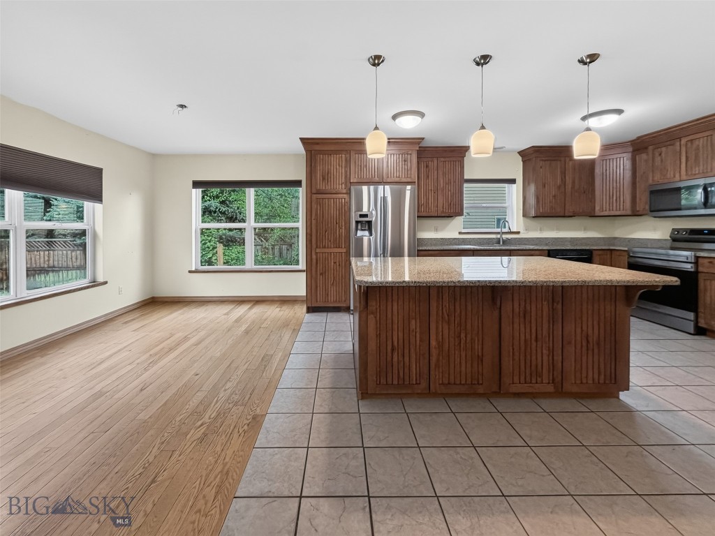 807 Spooner Road