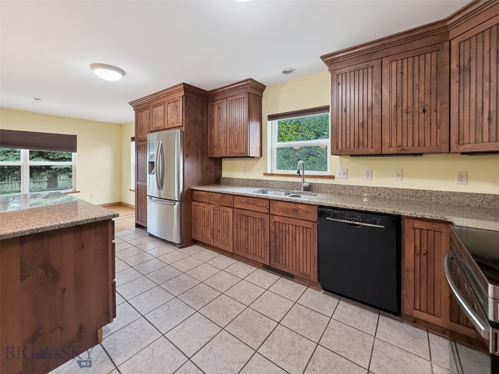 807 Spooner Road