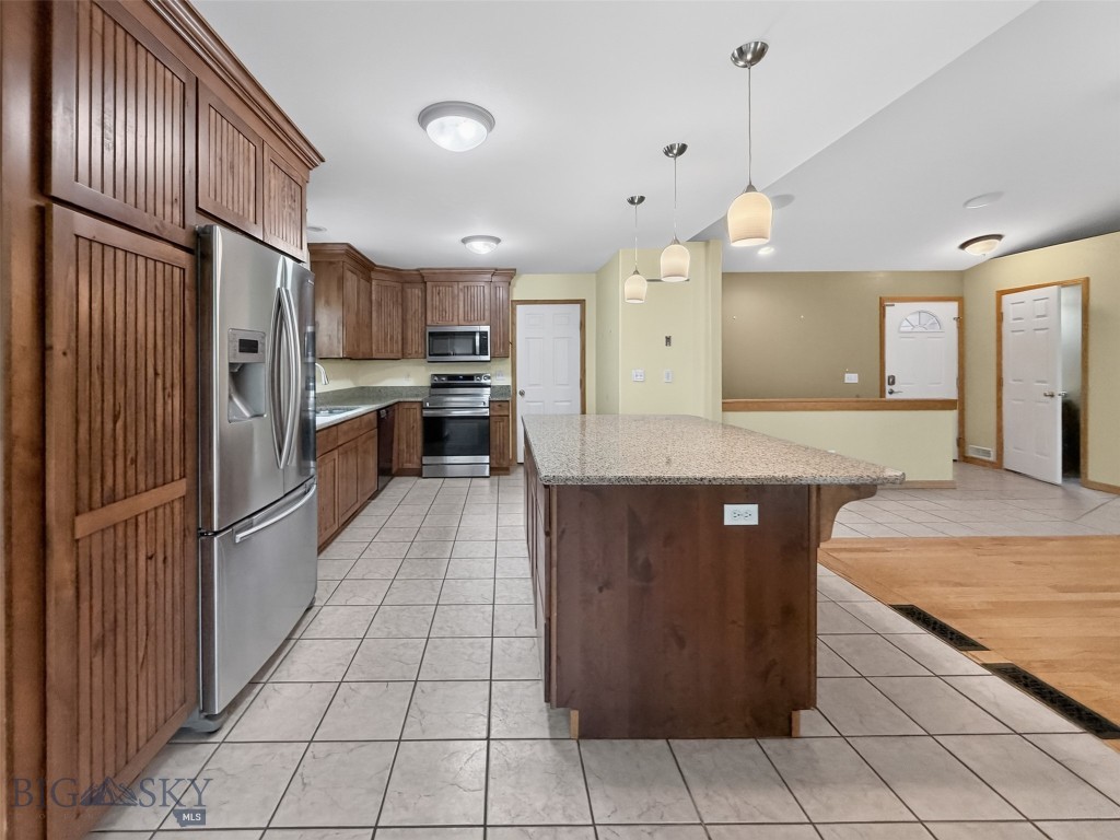 807 Spooner Road