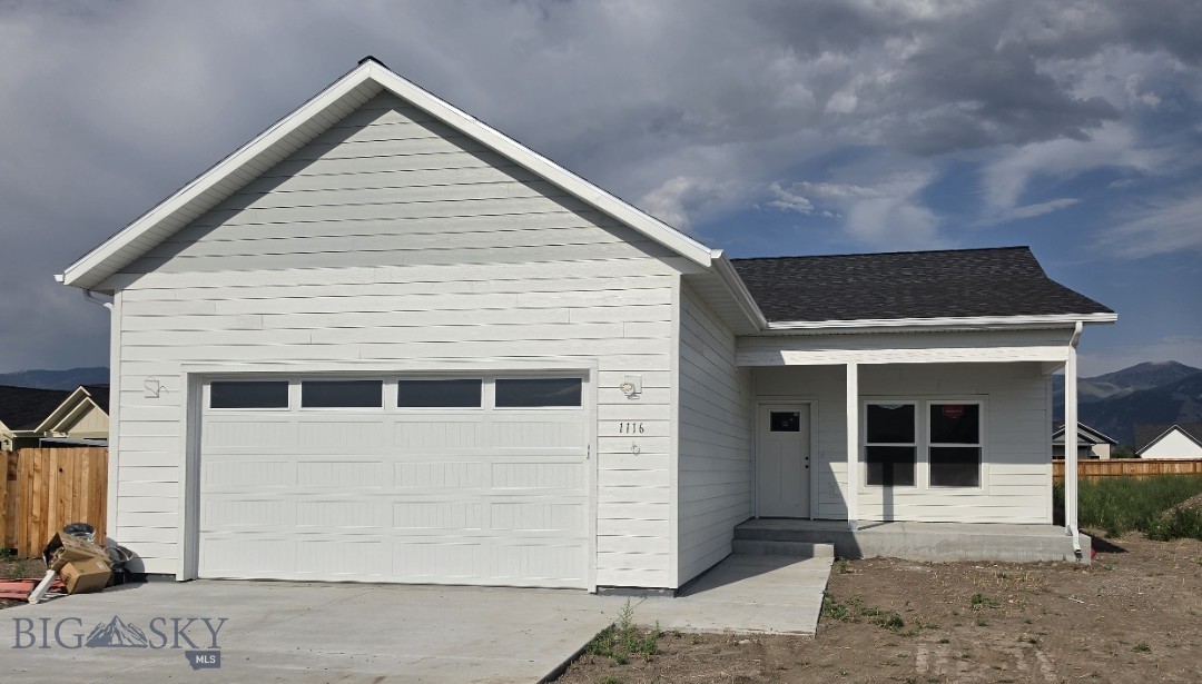 1116 Falcon Ridge Boulevard, Belgrade