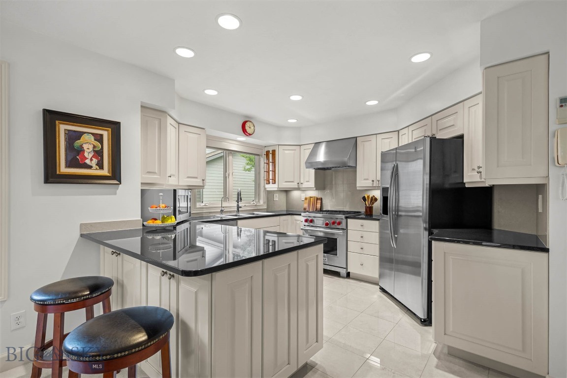 1757 Highland Boulevard 10