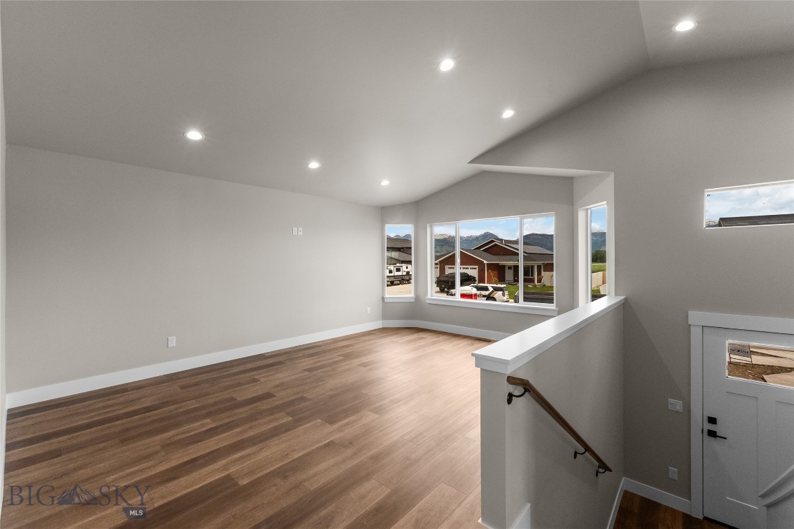 2305 Oriole Drive