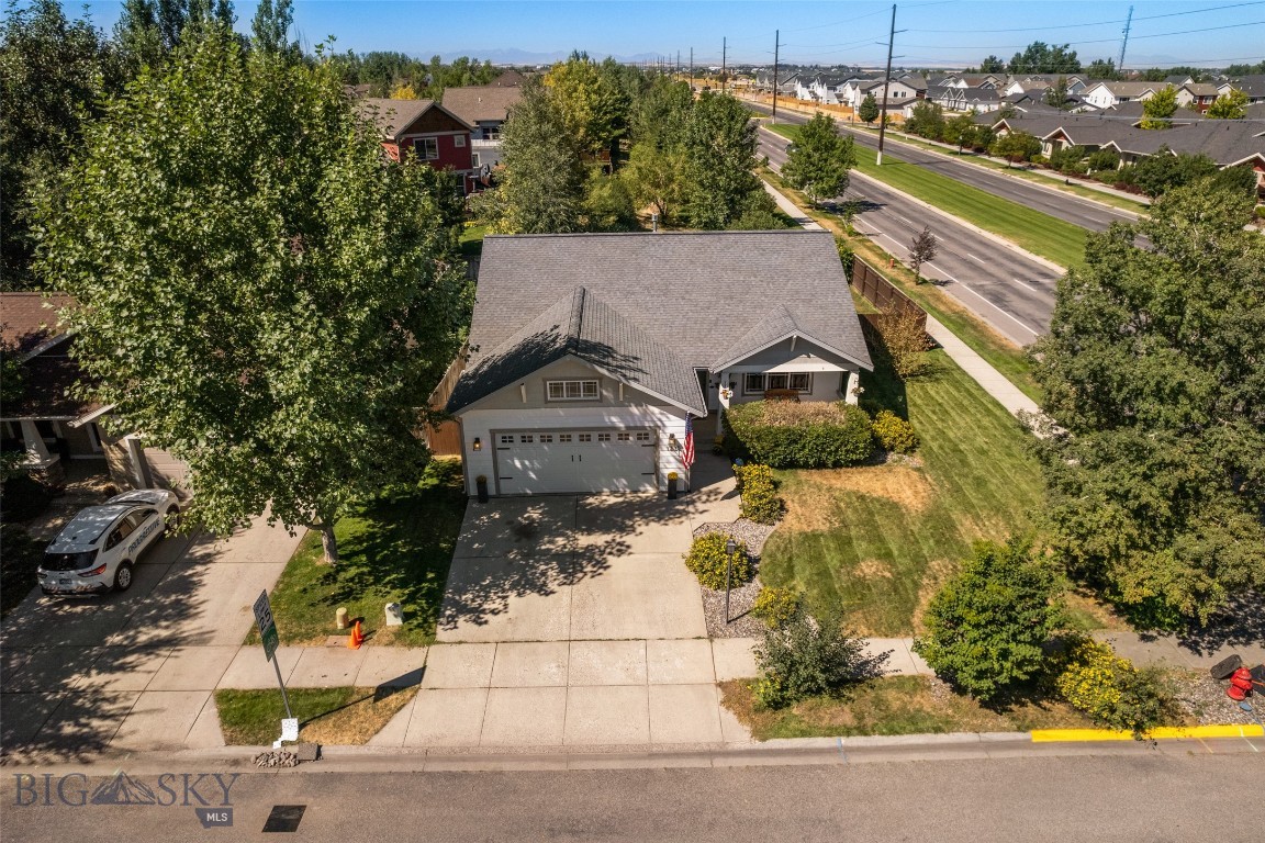 1235 Hunters Way