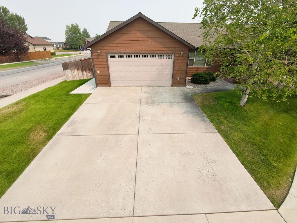 904 Ernie Court