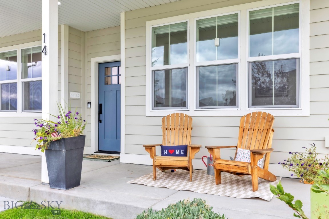 14 Noble Peak Drive
