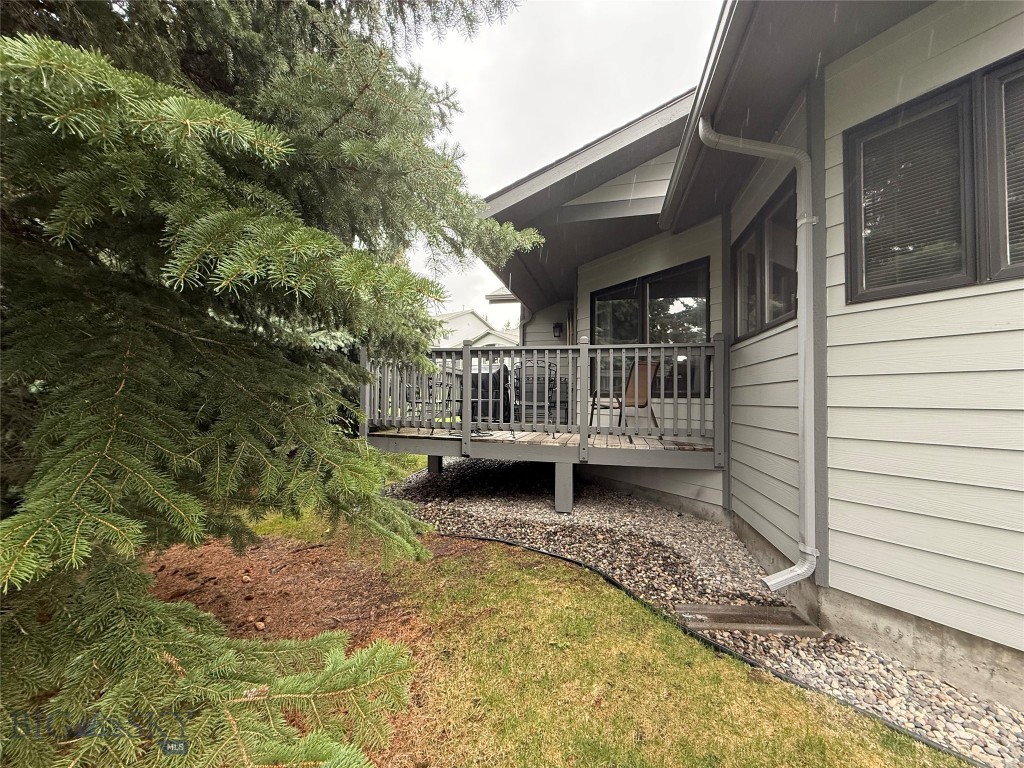 1757 Highland Blvd 22