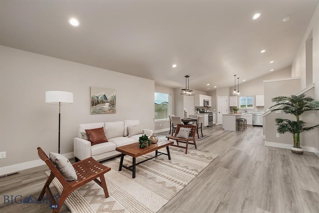 2304 Oriole Drive
