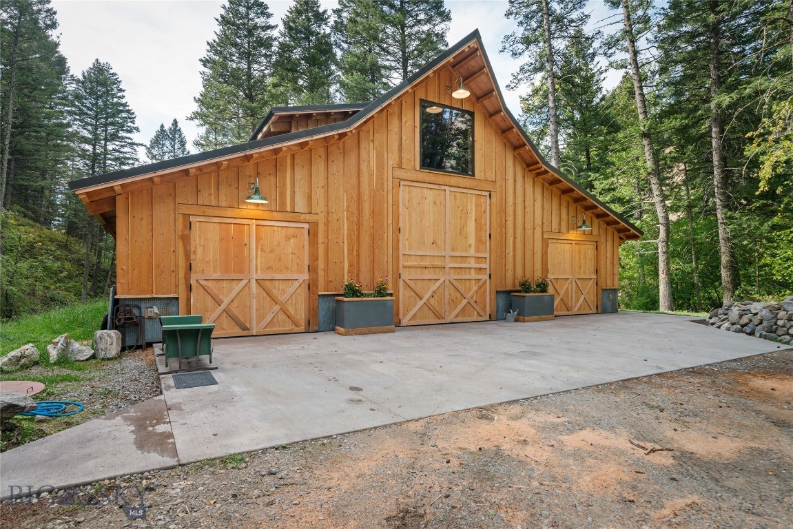 9440 Saddle Mountain
