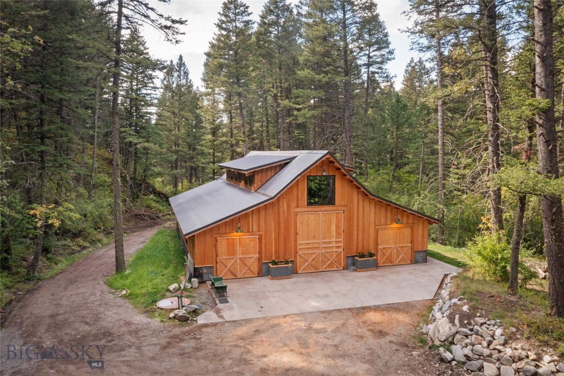 9440 Saddle Mountain