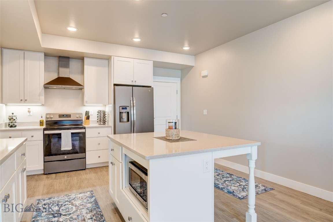 1295 Thomas Drive 203