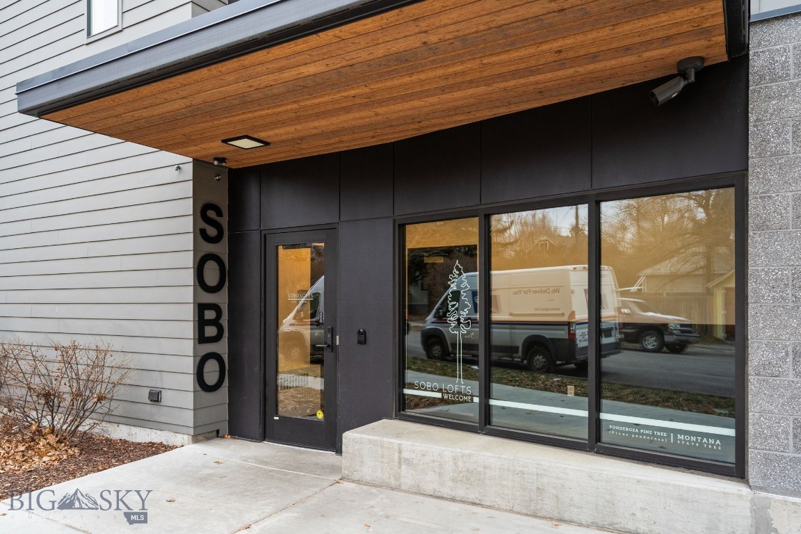 718 W Babcock Street 301