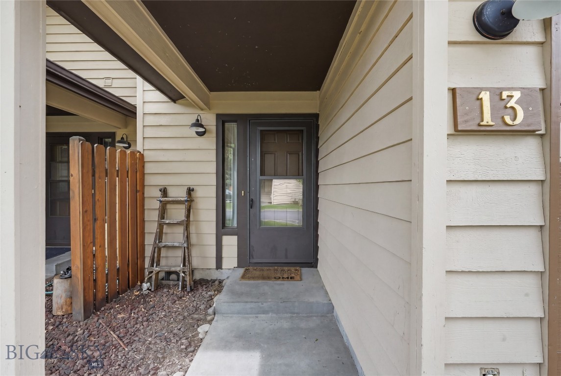 1612 W Olive Street 13