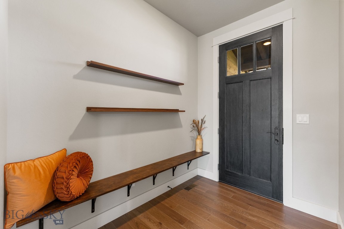 438 White Horse Loop