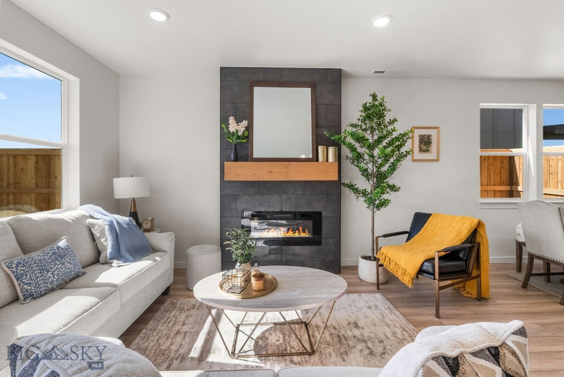 842 ACCOLADE Loop