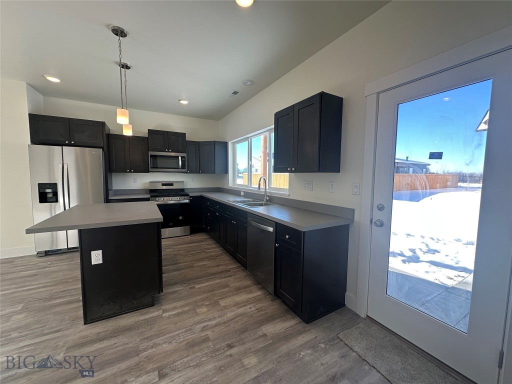 16 N Reliance Ave