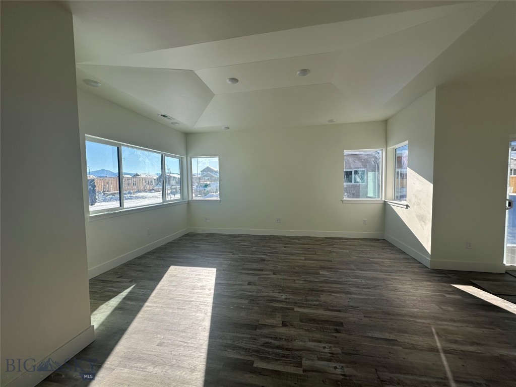 16 N Reliance Ave