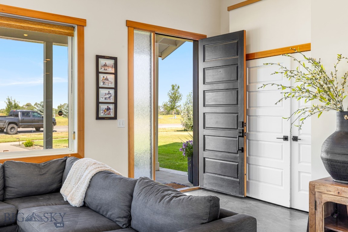 286 Circle F Trail