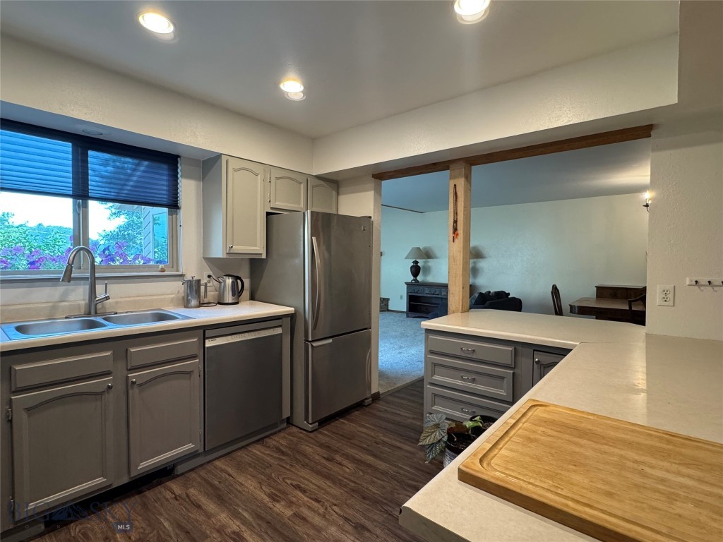 10 Gallatin Drive C