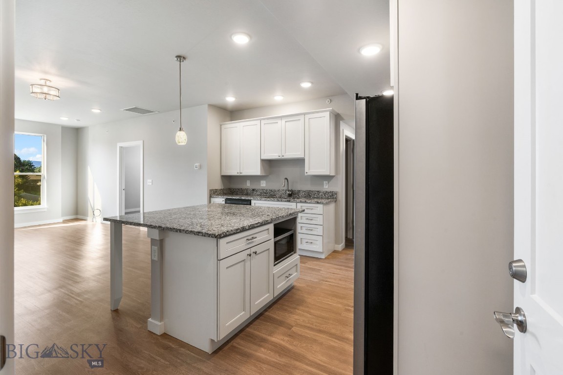 2720 Sartain 304B