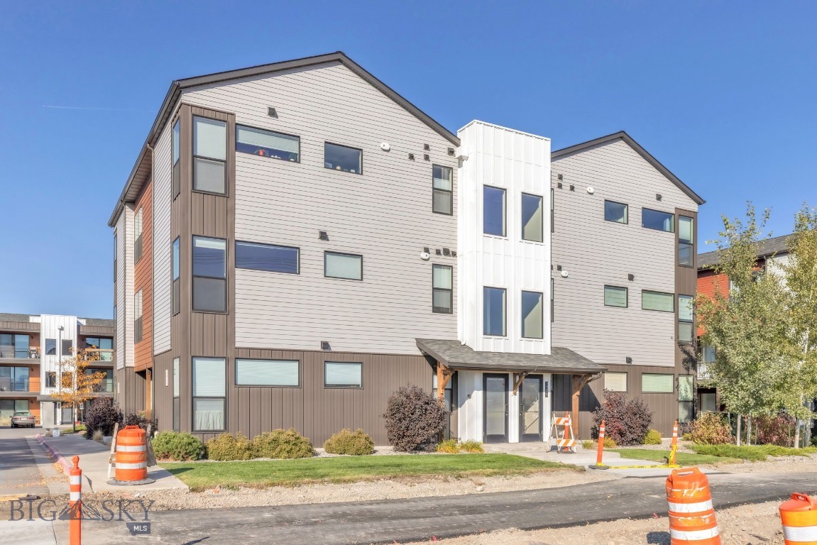 1295 Thomas Drive 204