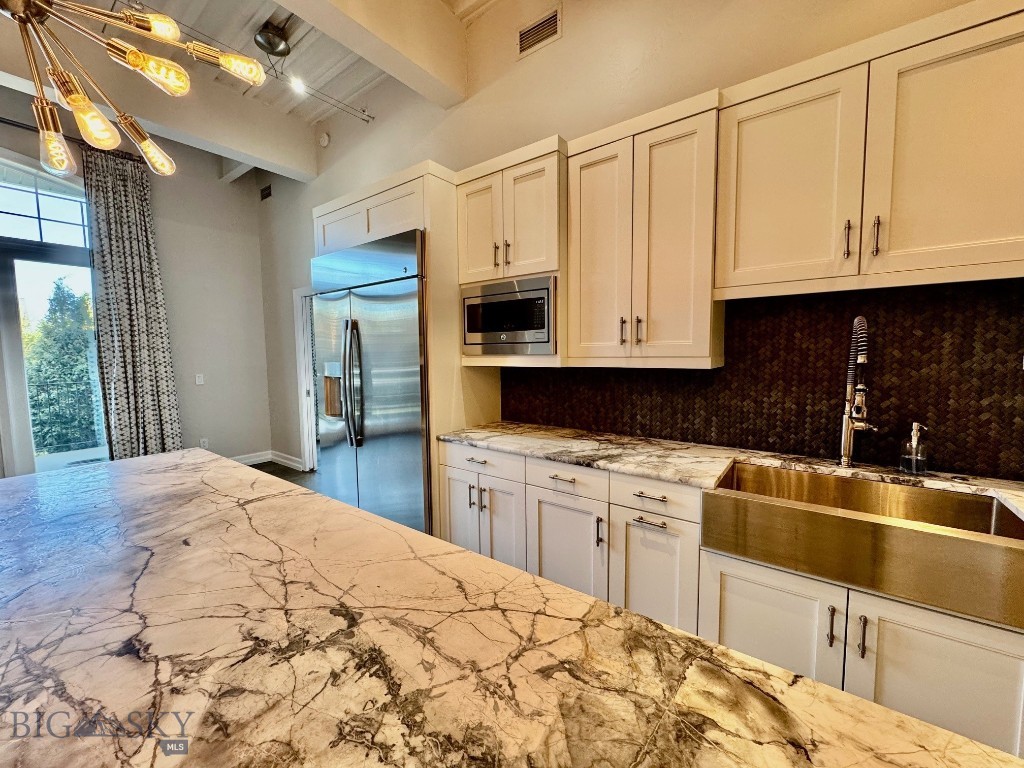 140 Village Crossing 1B
