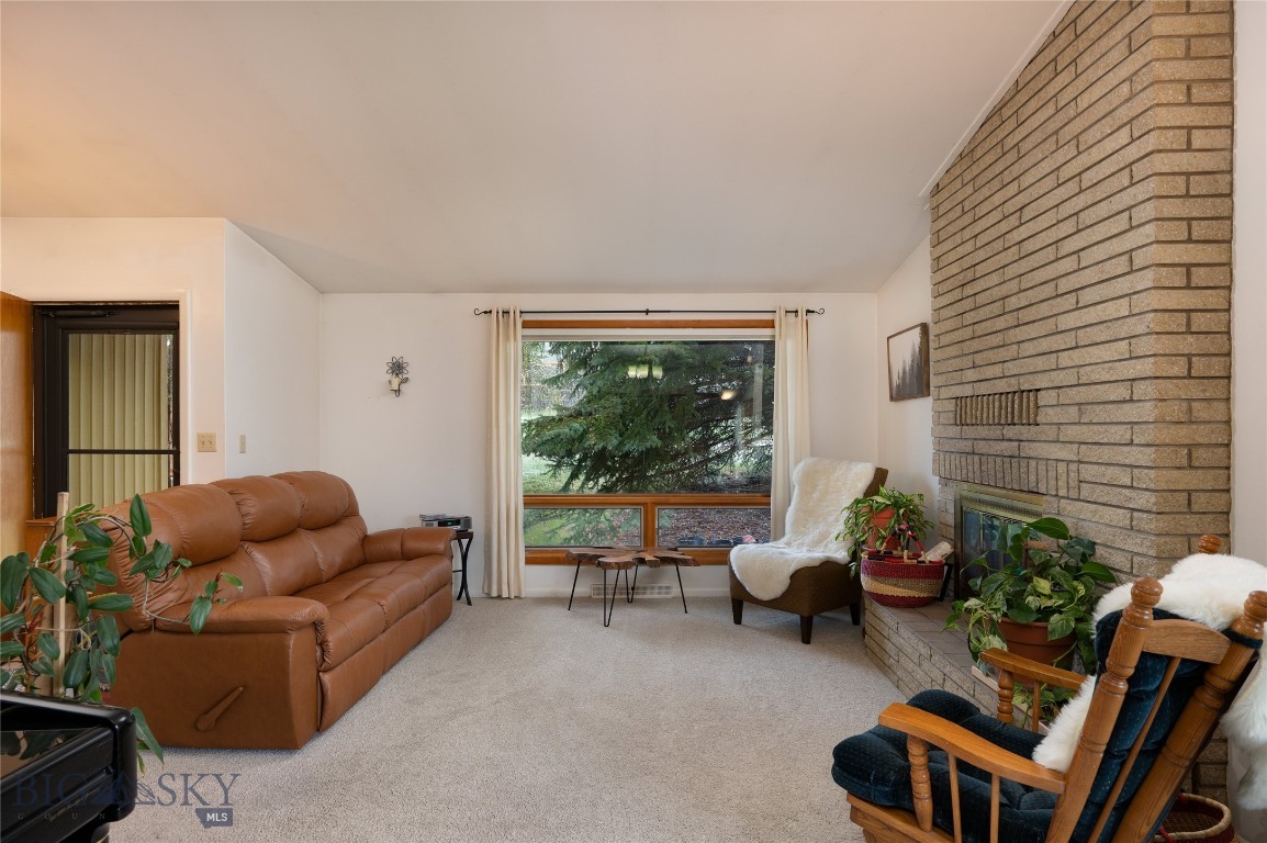 1104 N Spruce Drive