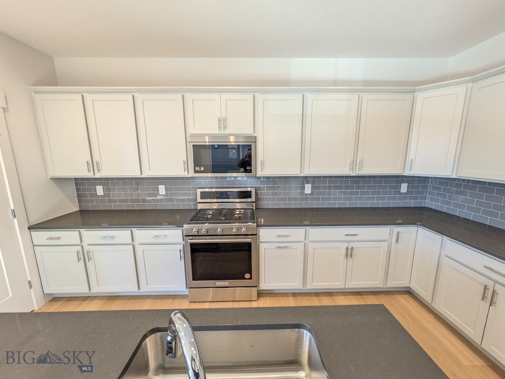 1513 Cyril Way Avenue