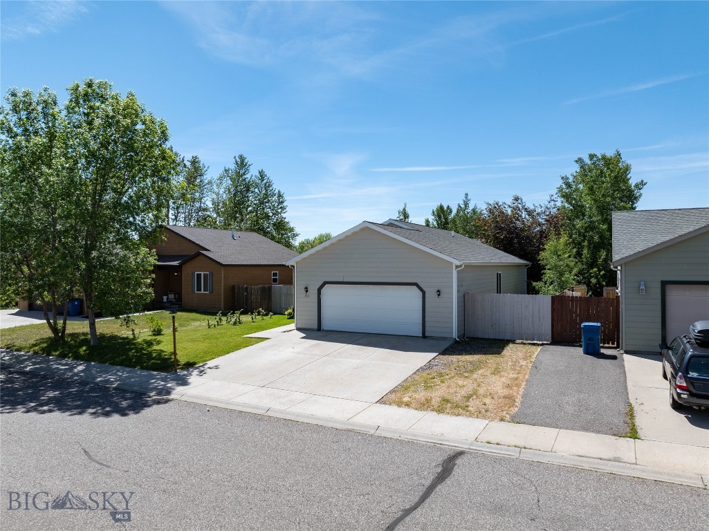 562 N River Rock Drive