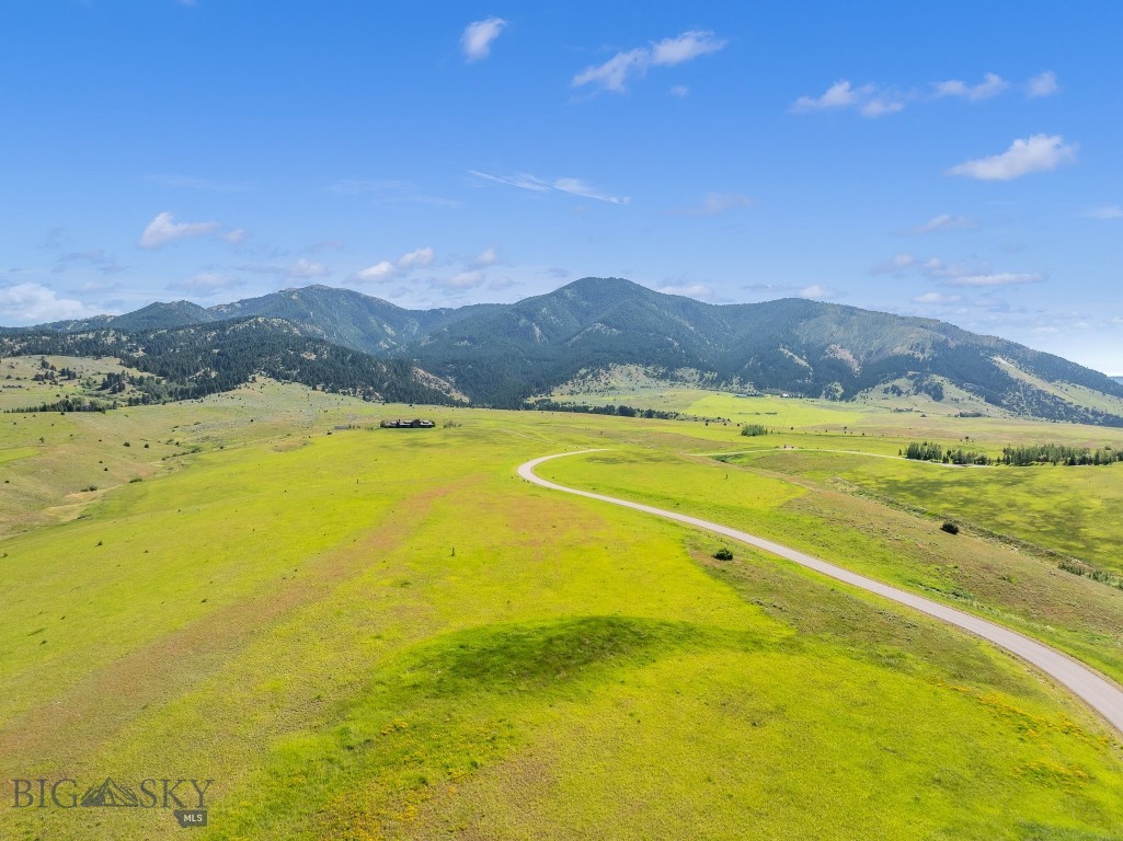 825 Valley Ridge Road
