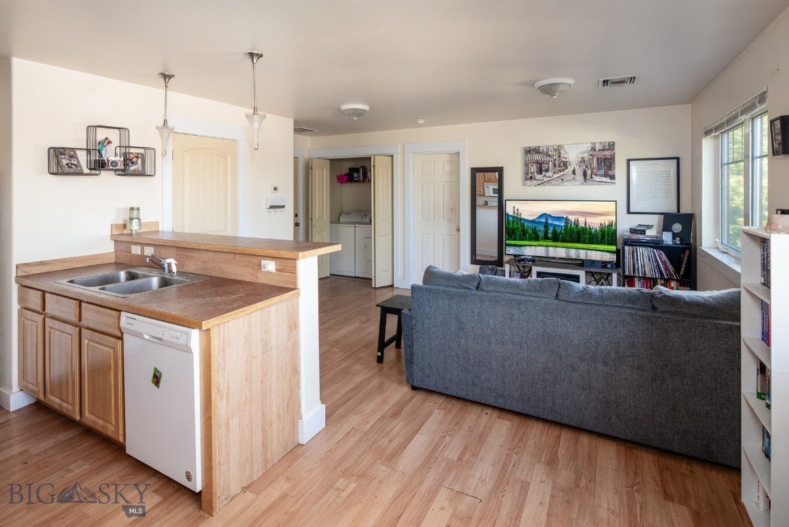 2115 Durston Road 14