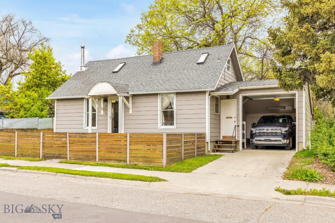 209 N 3rd