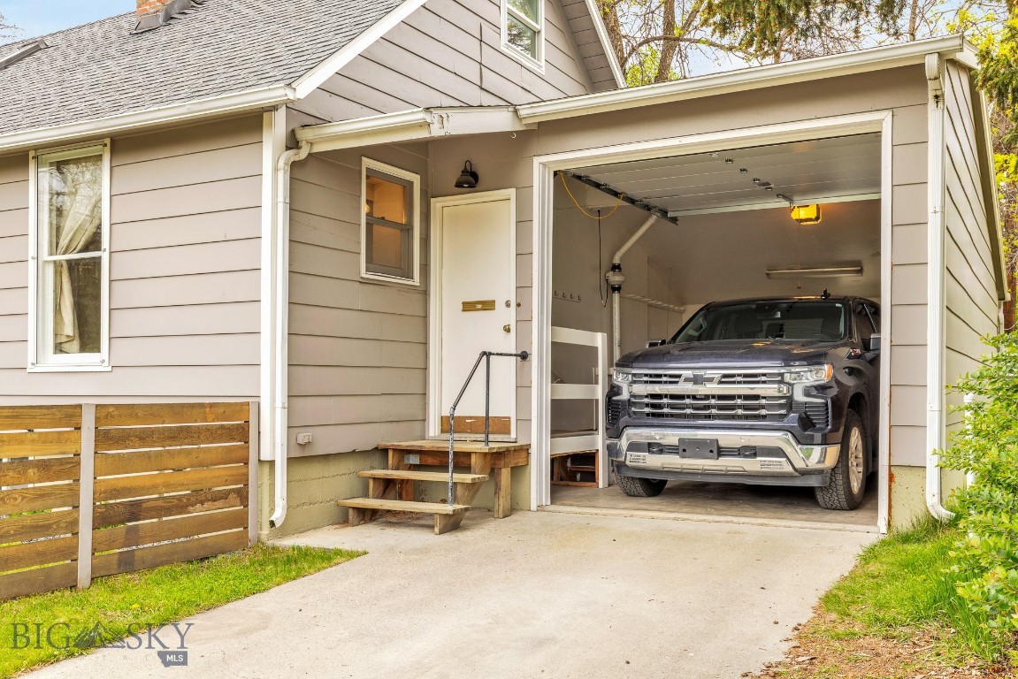 209 N 3rd