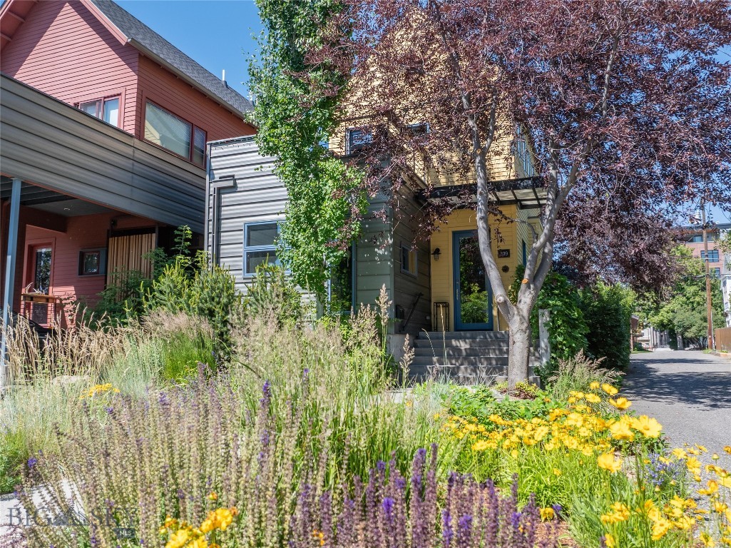 309 N Black Avenue