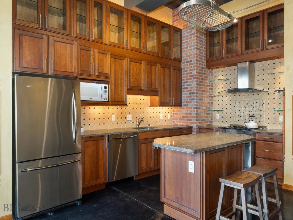 140 Village Crossing Way 3H