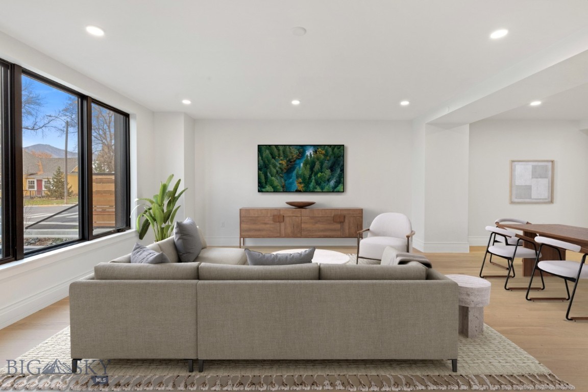 315 N Tracy Avenue 104