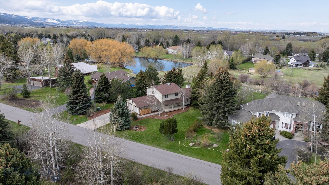 43 Hitching Post Road