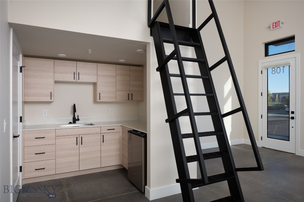 2352 Vaquero Parkway 108