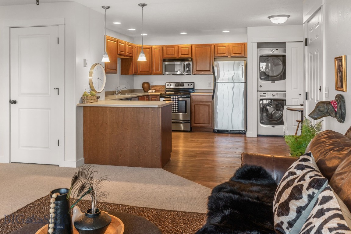 2220 Baxter C